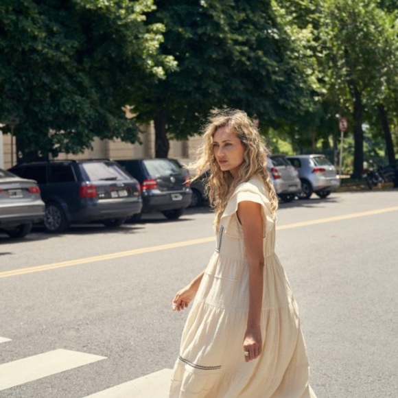 Trim Detailed Midi Dress - Picture 2 of 5